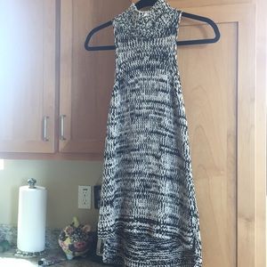 DNKY salt - pepper knit mock turtleneck hi-low hem